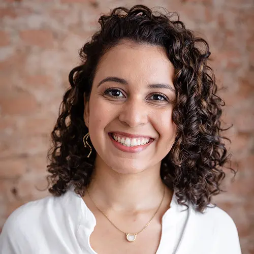 Aline Blumer<br>Obstetriz e acupunturista